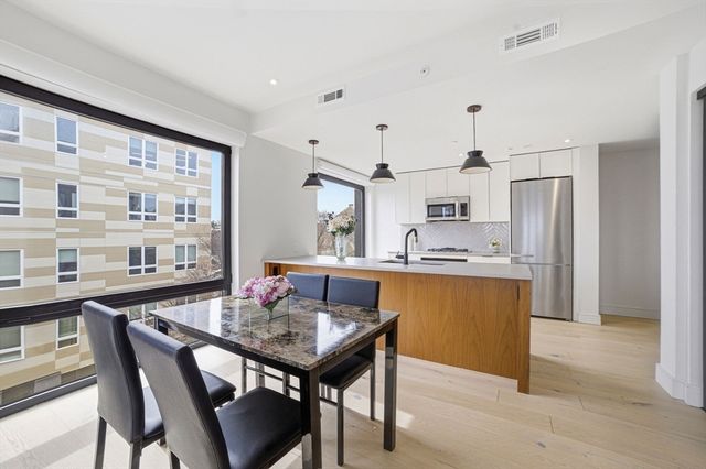 1 Nevins Hill Way 509, Boston, MA 02135