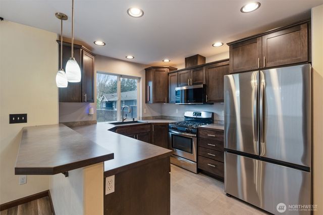 755 Glenridge Court, Bremerton, WA 98310