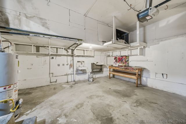 2904 S Hudson Place, Tulsa, OK 74114