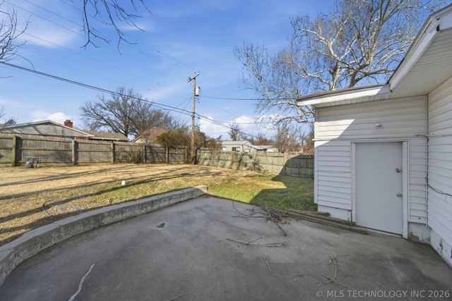 2904 S Hudson Place, Tulsa, OK 74114