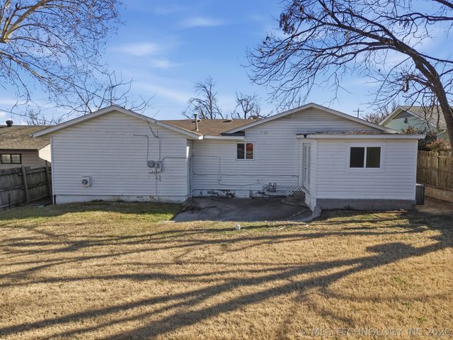 2904 S Hudson Place, Tulsa, OK 74114