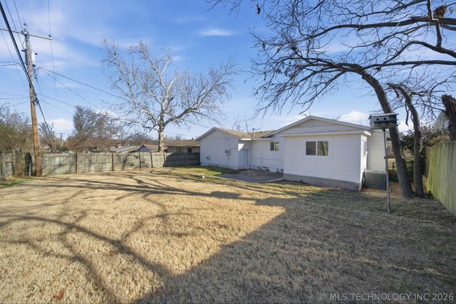 2904 S Hudson Place, Tulsa, OK 74114