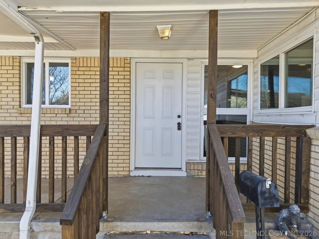 2904 S Hudson Place, Tulsa, OK 74114