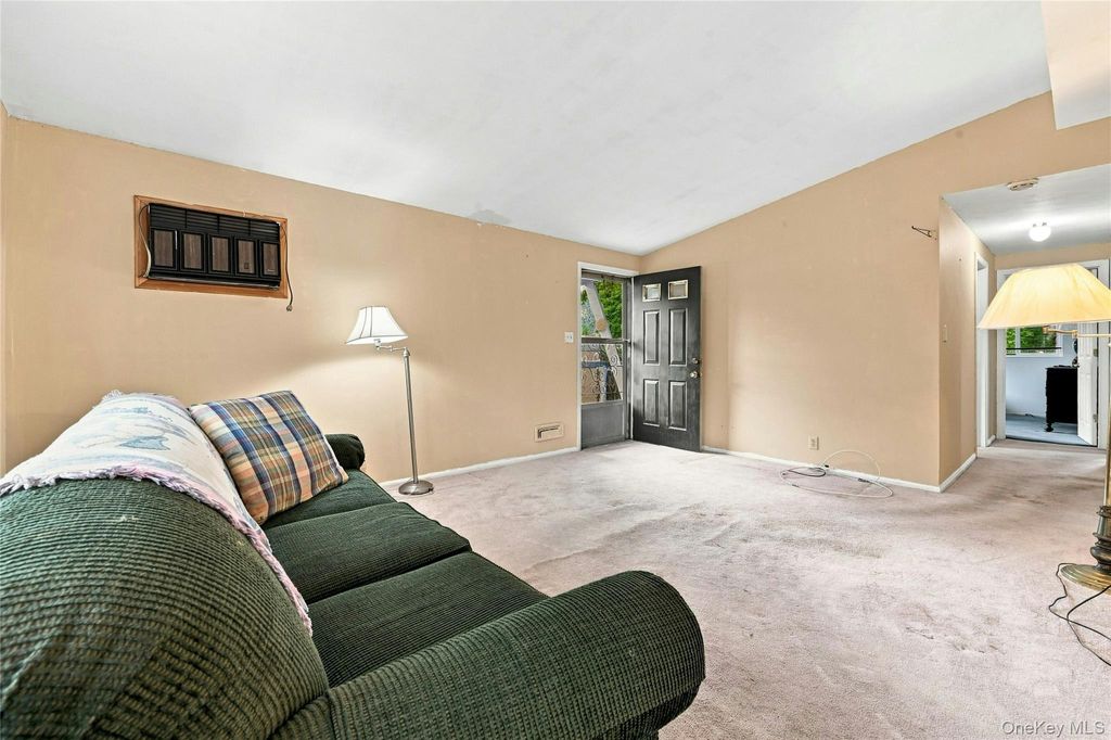 90 Samuel Street, Lake Ronkonkoma, NY 11779 — photo 4