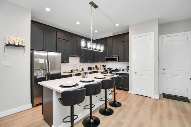 5718 Beall Street D, Houston, TX 77091