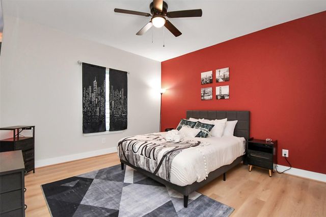5718 Beall Street D, Houston, TX 77091