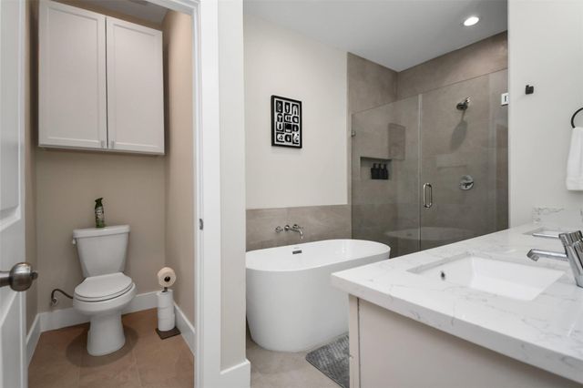 5718 Beall Street D, Houston, TX 77091
