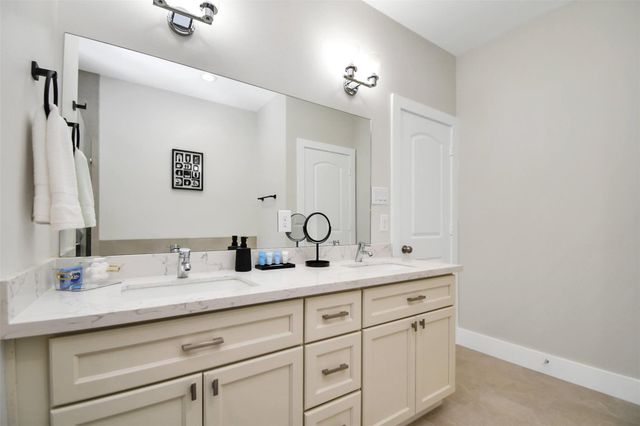 5718 Beall Street D, Houston, TX 77091