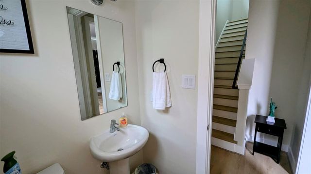 5718 Beall Street D, Houston, TX 77091