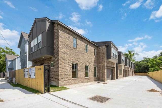 5718 Beall Street D, Houston, TX 77091