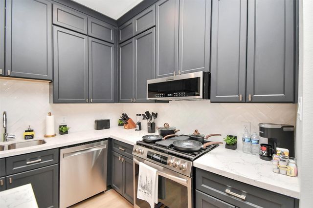 5718 Beall Street D, Houston, TX 77091