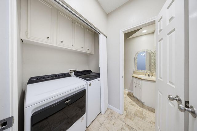 727 Bunker Hill Road 34, Houston, TX 77024