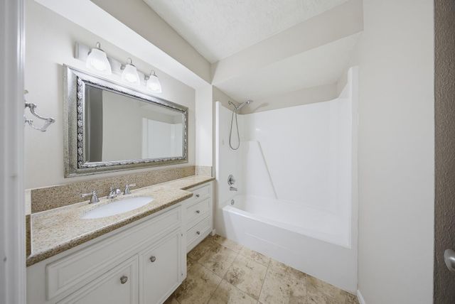 727 Bunker Hill Road 34, Houston, TX 77024