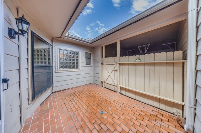 727 Bunker Hill Road 34, Houston, TX 77024