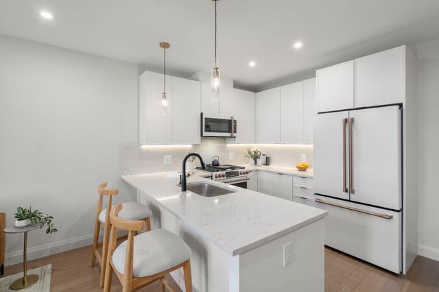 100 Lincoln Street 405, Boston, MA 02135