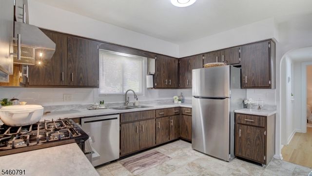211 Marcella Rd, Parsippany-troy Hills Twp., NJ 07054