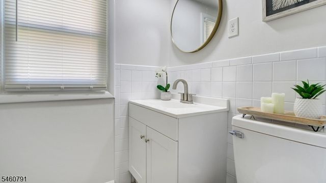 211 Marcella Rd, Parsippany-troy Hills Twp., NJ 07054