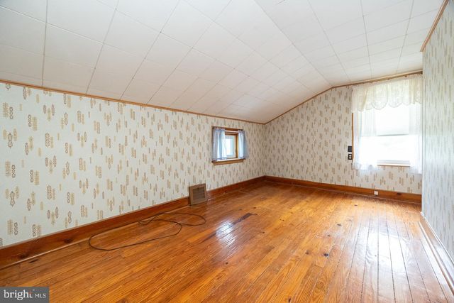 3040 MANOR RD, Coatesville, PA 19320