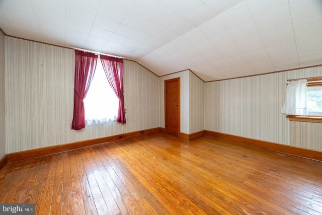 3040 MANOR RD, Coatesville, PA 19320