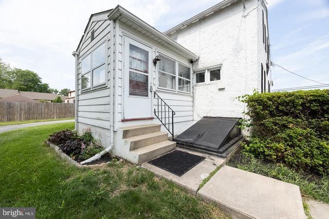 3040 MANOR RD, Coatesville, PA 19320