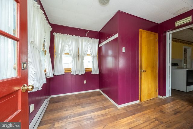 3040 MANOR RD, Coatesville, PA 19320