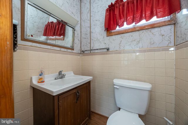 3040 MANOR RD, Coatesville, PA 19320