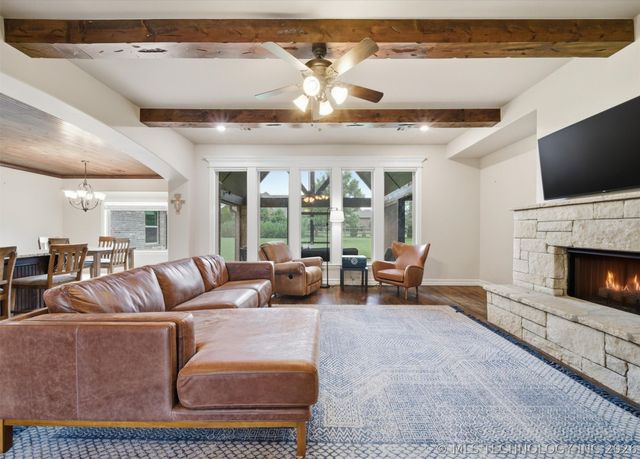 19746 E 70th Street North, Owasso, OK 74055