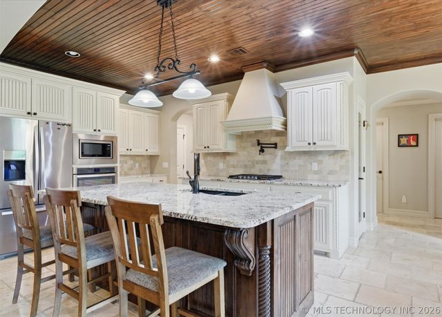 19746 E 70th Street North, Owasso, OK 74055