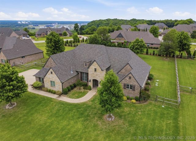 19746 E 70th Street North, Owasso, OK 74055