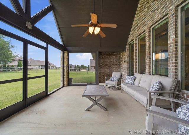 19746 E 70th Street North, Owasso, OK 74055