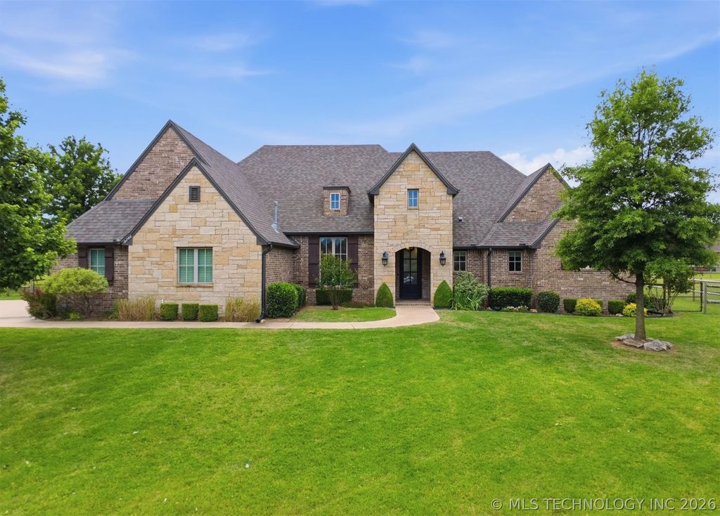 19746 E 70th Street North, Owasso, OK 74055