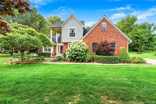 2375 Reidsview E, White Lake Charter Township, MI 48383