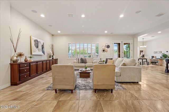 3374 E ASTER Drive, Chandler, AZ 85286