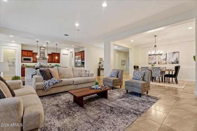 3374 E ASTER Drive, Chandler, AZ 85286