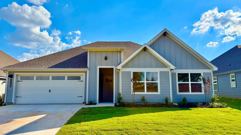 4218 CORNERSTONE Circle, Granbury, TX 76048