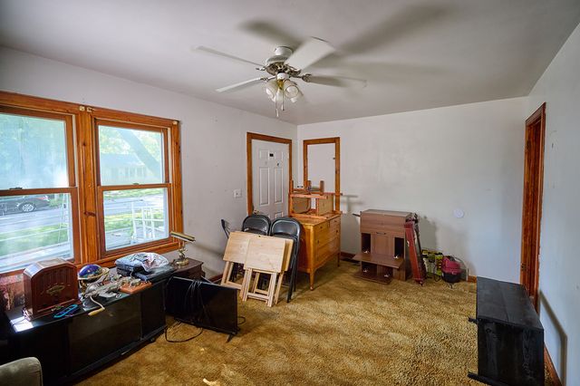 709 E 27th Street S, Newton, IA 50208