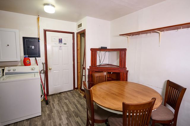 709 E 27th Street S, Newton, IA 50208