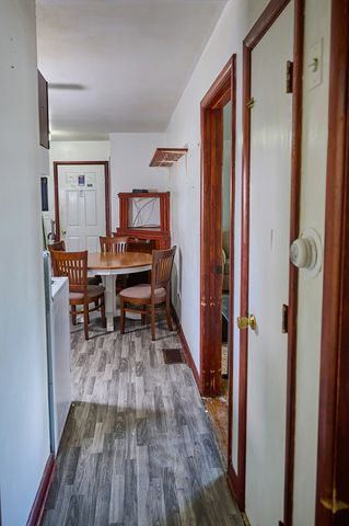 709 E 27th Street S, Newton, IA 50208