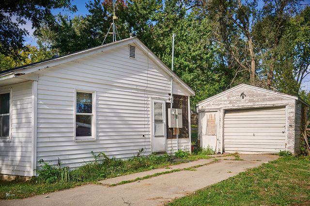 709 E 27th Street S, Newton, IA 50208