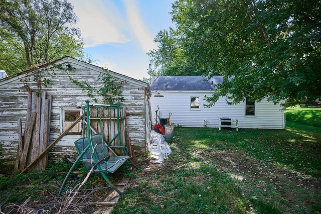 709 E 27th Street S, Newton, IA 50208