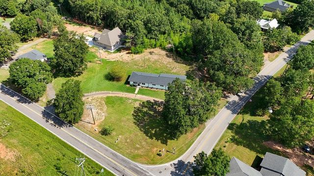 1407 Casey Creek Rd, Chesnee, SC 29323