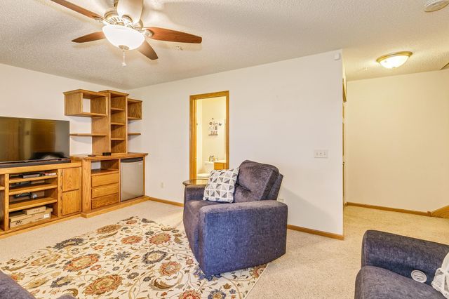 3143 Frontier Drive, Woodbury, MN 55129