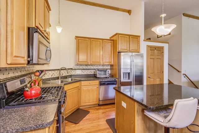 3143 Frontier Drive, Woodbury, MN 55129