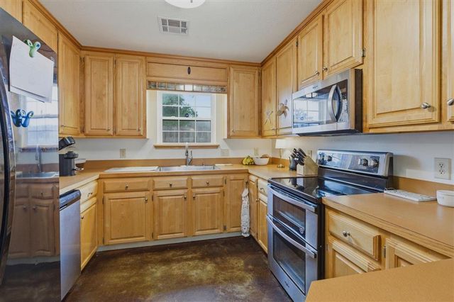 168 Summerwood Drive, Sulphur, LA 70663