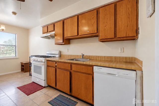 1507 Raspberry Court, Edison, NJ 08817