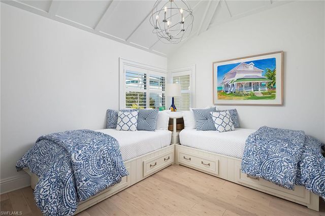 230 6th AVE S 12, Naples, FL 34102