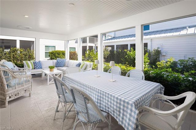 230 6th AVE S 12, Naples, FL 34102