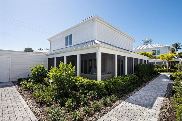 230 6th AVE S 12, Naples, FL 34102