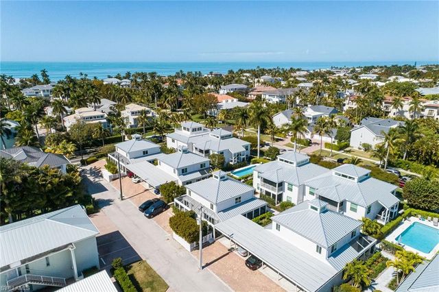 230 6th AVE S 12, Naples, FL 34102