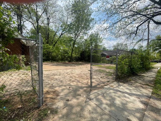 439 S PARKWAY AVE, Memphis, TN 38106